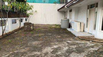 Gambar 2 Disewakan Rumah 6 Kamar Semi Furnished Dekat Kedutaan Besar