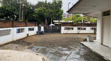 Gambar 3 Disewakan Rumah 6 Kamar Semi Furnished Dekat Kedutaan Besar