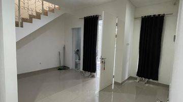 Gambar 2 Disewakan Rumah 2 Lantai Semi Furnished di Sport City Jababeka