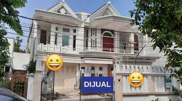 Gambar 1 Hot sale Rumah Klasik 

Area Komersial 
3 lantai besar