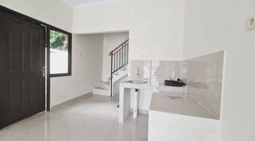 Gambar 2 Rumah 2 Lantai 700jt an Plus Rooftop Lengkap Fasiilitas