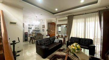 Gambar 4 Dijual Cepat Rumah Semi Furnished Greenwich Bsd