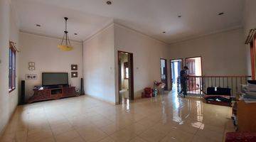 Gambar 3 Rumah Cozy Harga Menarik Di Lebak Bulus SHM