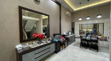 Gambar 1 Rumah 3 Lantai Bagus Furnished di Citra 8