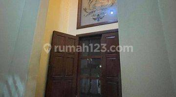 Gambar 3 Rumah 2 Lantai Bagus Semi Furnished di Pik 1