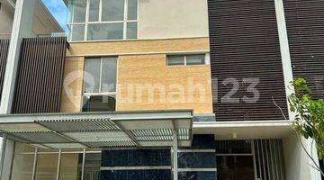 Gambar 1 Jual Rumah Golf Island Chopin 12x25 3lantai Ada Lift Sea View 