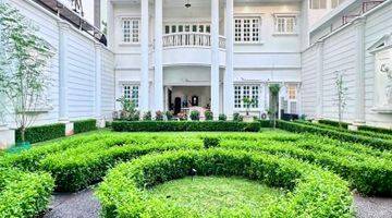 Gambar 2  Rumah American Classic  Bagus di Menteng, Menteng