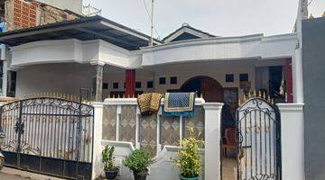 tampak depan rumah besar mewah murah siap