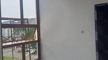 kamar tidur rumah baru 2 lantai paling