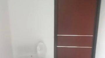 kamar mandi rumah baru minimalis di kopo