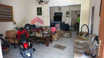 ruang tamu rumah butuh renovasi di bareng