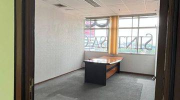 Gambar 5 Kantor Semi Furnished. Depan Sta LRT. Bebas Ganjil Genap.Ada Bank Mandiri 