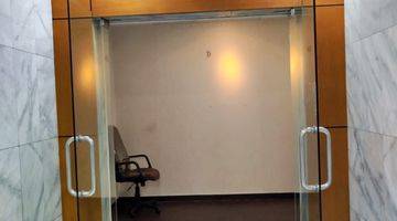 Gambar 5 Office Furnished, Posisi Lift Exposure. Ex Lawfirm.Gedung Bebas Ganjil Genap. 