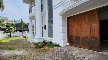 Gambar 3 Rumah Huk Mewah Classic Duren Sawit