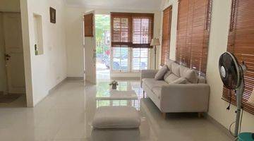 Gambar 5 Dijual White House dengan Backyard yg luas Sentul City
