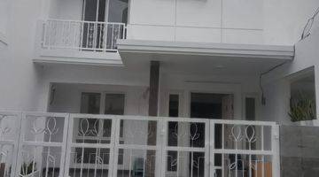 tampak depan rumah komplek pondok kelapa shm