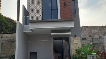 Gambar 3 Rumah Tropical Akses 2 Mobil Persis Nempel Jalan Raya