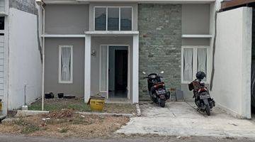 Gambar 1 Rumah Minimalis Lokasi Jalan Utama Perumahan