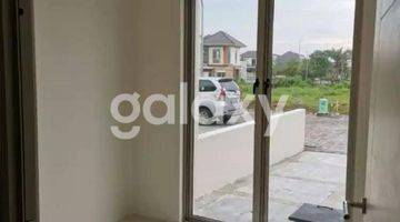 Gambar 5 Rumah Greenland Residence Cluster Wisteria Gresik 2 Lantai