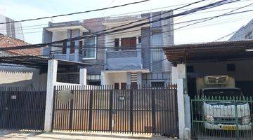 Gambar 1 Rumah Sewa Minimalis Modern Cipete 