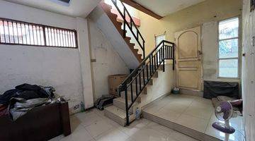 foto lainnya rumah hoek pinggir jalan arus