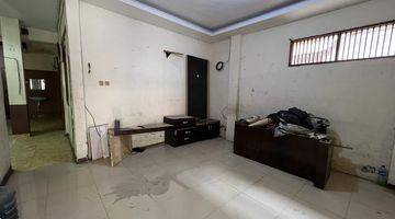 foto lainnya rumah hoek pinggir jalan arus