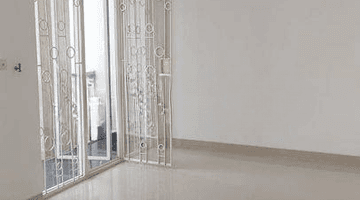kamar tidur rumah bagus 3 lantai komplek