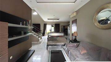 Gambar 1 Rumah Full Furnished di Kota Wisata, Cibubur