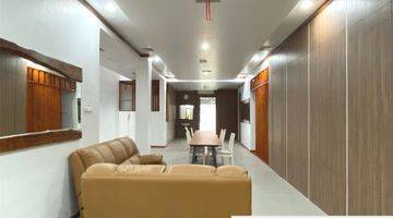 Gambar 3 Rumah Design Sendiri, Full Furnished di Legenda Wisata, Cibubur