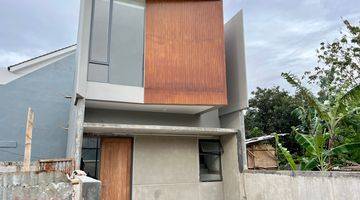 tampak depan di dijual rumah mewah murah
