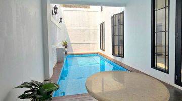 Gambar 2 Rumah Mewah 2 Lantai Dengan Private Swimming Pool Sudah Renovasi Semi Furnished SHM