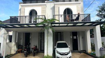 Gambar 1 Rumah 3 Lantai Mewah Jalan Palebon Majapahit Semarang