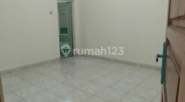 Gambar 4 Rumah bagus Pengadegan Pancoran jaksel 3 kmr 74jt/thn