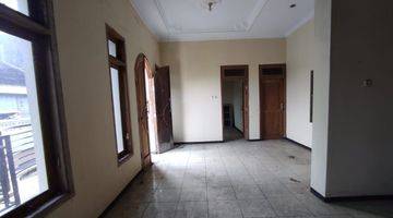 Gambar 4 Dijual Rumah 3 lantai di Danukusuman Serengan