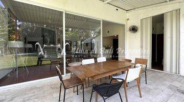 Gambar 3 Dikontrakan Rumah 2 Lantai Kondisi Bagus, Furnished, di Kerobokan, Badung Bali