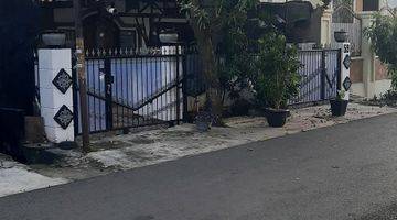 Gambar 2 Rumah 2 lantai di sewakan pinggir jalan raya di cipinang timur