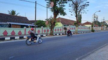 Gambar 3 Jarang ada tanah komersial dua muka Jl. Veteran Salatiga