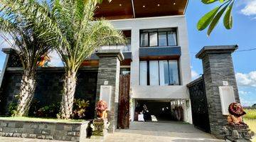 Gambar 2 Villa mewah 4 Lantai di Renon Bali view pedesaan sawah 