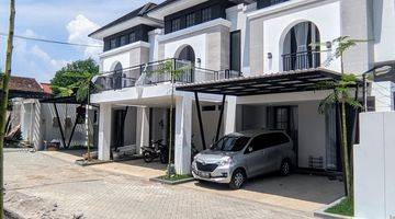 Gambar 5 Rumah Mewah Klasik Modern Hadir PROMO Termurah