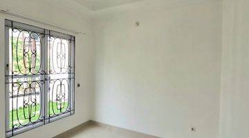 Gambar 4 Rumah Semi Furnished Lokasi Sangat Strategis Di Bintaro Sektor 9