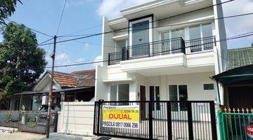 Gambar 1 Rumah Griya Loka Bsd Gaya Classic Brand New, Dekat Pasar Modern