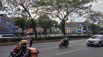 Gambar 3 Ruko Hadap Jalan Raya Utama Bsd, Facade Lebar.