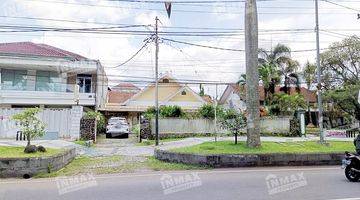 Gambar 1 Rumah Luas Gaya Heritage di Raya Dieng Malang, Dekat Pusat Bisnis