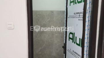 ruang makan rumah 2 lantai royal paka