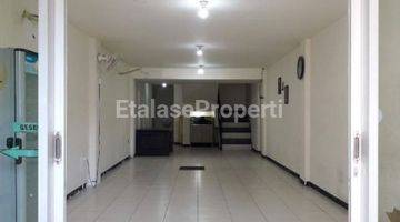garasi/carport disewakan ruko 3 lantai siap