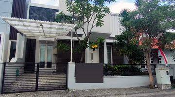 tampak depan rumah bagus di international village
