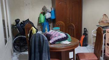 ruang makan rumah bagus shm di puri