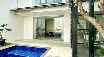 Gambar 4 Rumah Cantik 3 Lantai Dalam Town House 