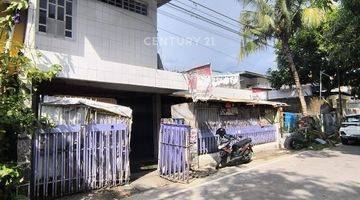 Gambar 3 Rumah Tua Dekat Kampus UNM Di Makassar  