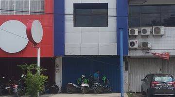 Gambar 4 Ruko 3 lantai dekat area perkantoran, bank, jalan Boulevard panakukkang